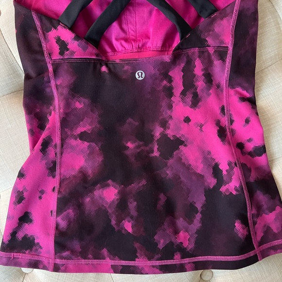 Lululemon Enhearten Tank
Blooming Pixie Raspberry Black/Black - Picture 14 of 16